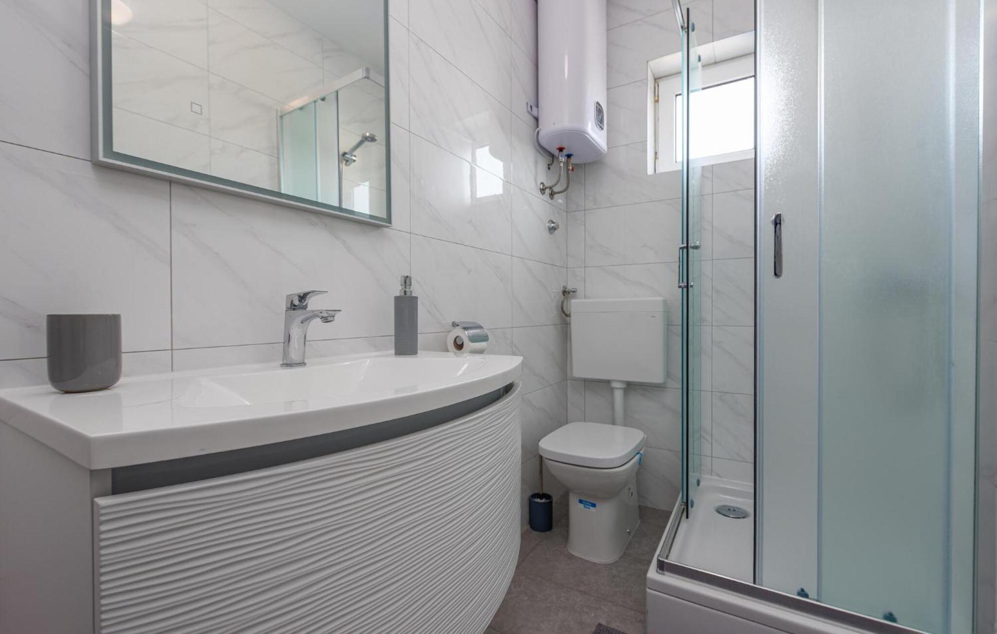 Amazing Apartment In Pakostane Ngoại thất bức ảnh