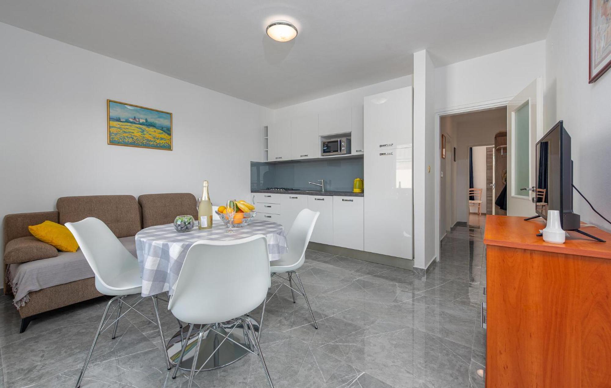 Amazing Apartment In Pakostane Ngoại thất bức ảnh