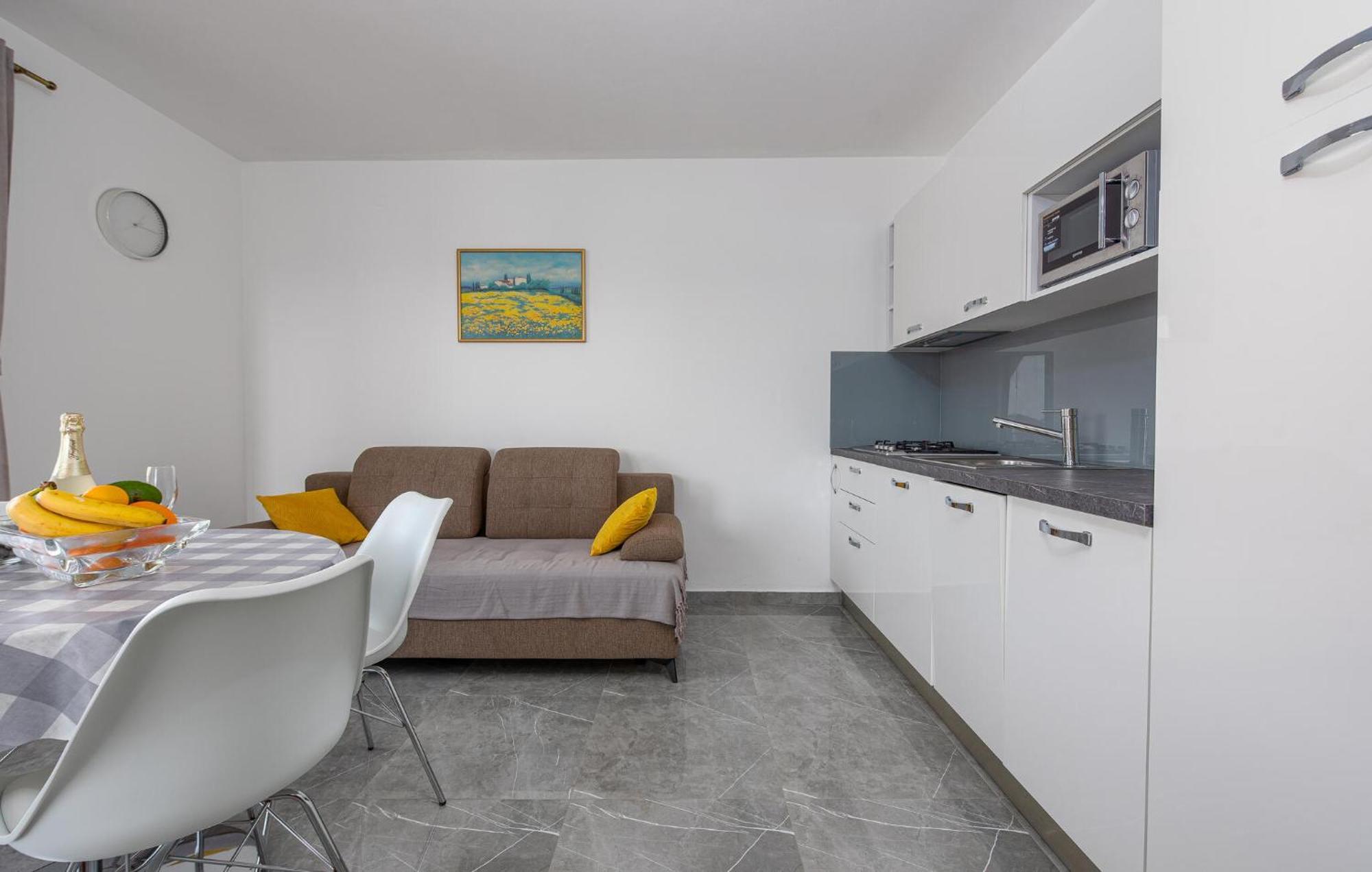 Amazing Apartment In Pakostane Ngoại thất bức ảnh