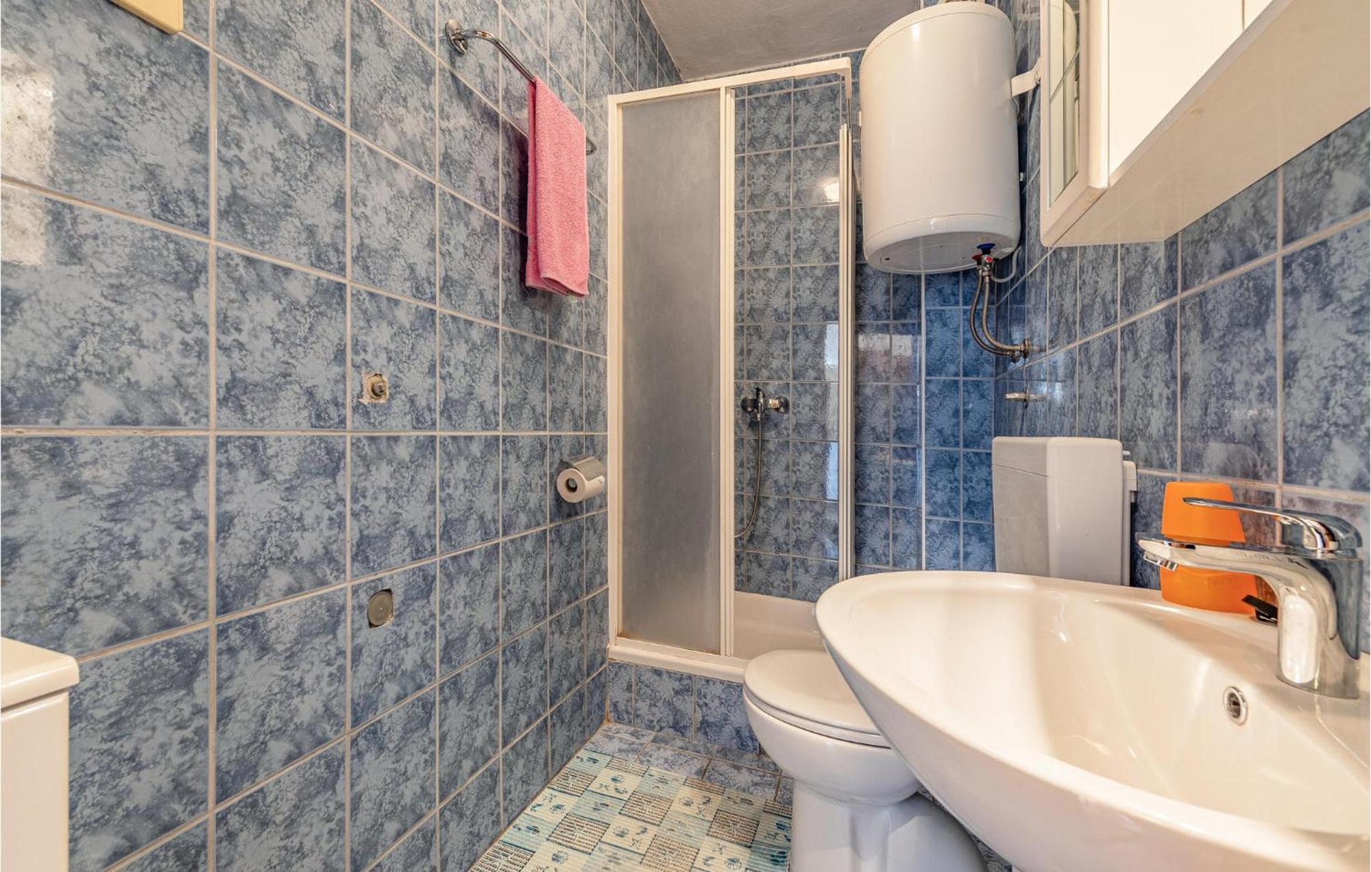 Amazing Apartment In Pakostane Ngoại thất bức ảnh